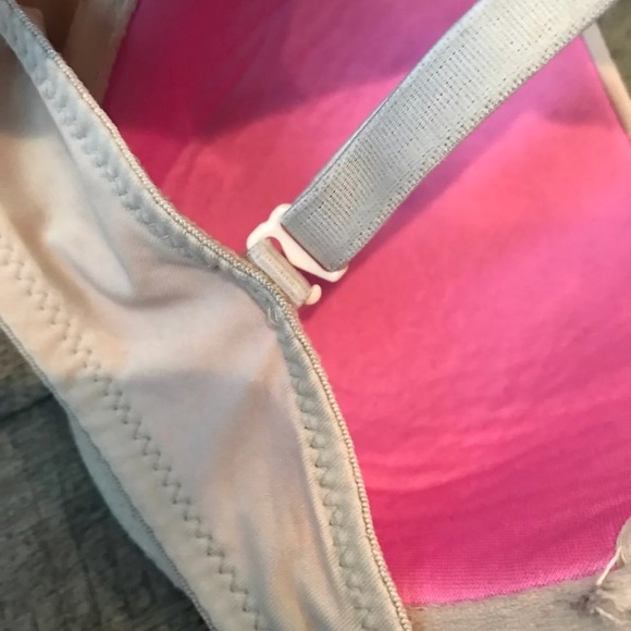 SOLD!!! VICTORIAS SECRET BRA BUNDLE - Picture 8 of 8